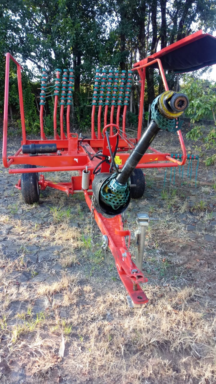 ANCINHO ENLEIRADOR ROTARY RAKE 9442 T KVERNELAND 4,20