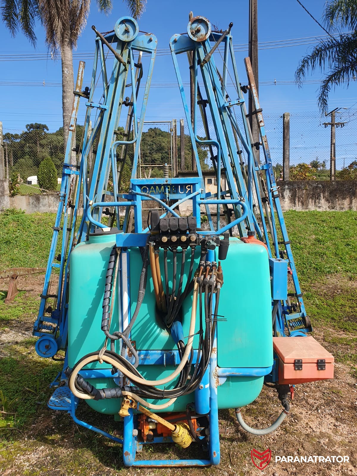 PULVERIZADOR 800 LTS 18 MTS COM INDUCAO