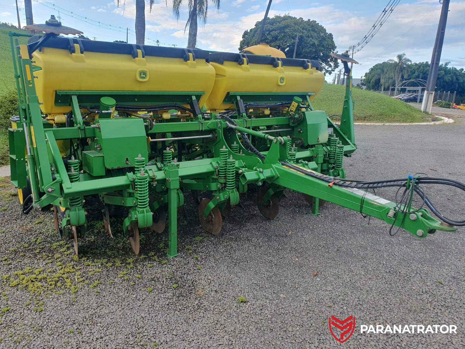PLANTADEIRA ADUBADEIRA JOHN DEERE 1109A 9 LINHAS