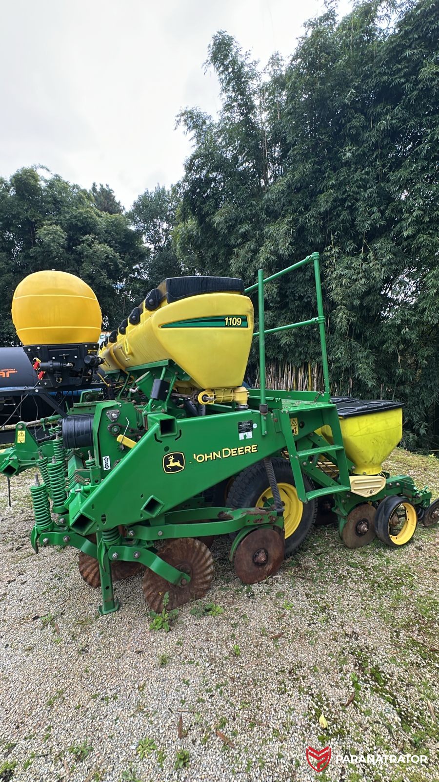 PLANTADEIRA ADUBADEIRA JOHN DEERE 1109A 9 LINHAS